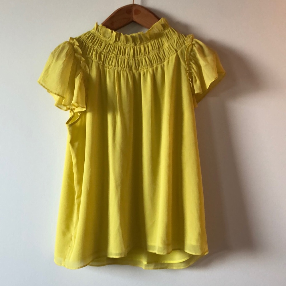 Feminine flowy top